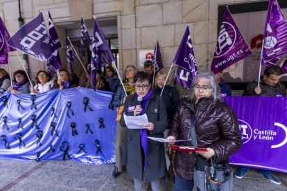 Los sindicatos leyeron el manifiesto y guardaron un minuto de silencio