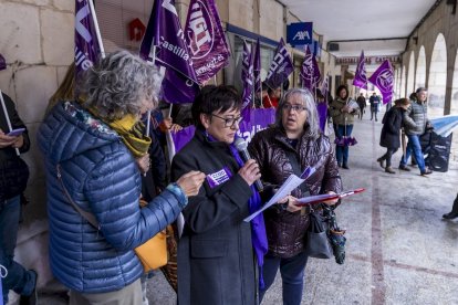 Los sindicatos leyeron el manifiesto y guardaron un minuto de silencio