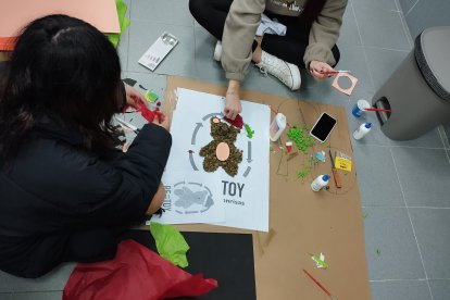 El IES Castilla lanza el proyecto RE-TOY de emprendimiento solidario y consumo responsable.