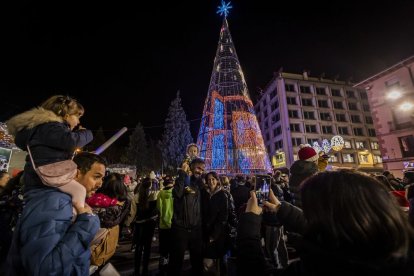 El encendido hizo las delicias de todos los asistentes