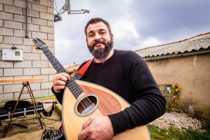 Un fin de semana en torno al arbusto y sus bayas rojas