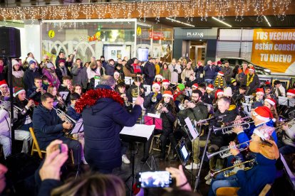 El Conservatorio de Soria ha sido el encargado en ofrecer este acto previo a las fiestas de Navidad.