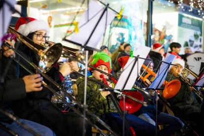 El Conservatorio de Soria ha sido el encargado en ofrecer este acto previo a las fiestas de Navidad.