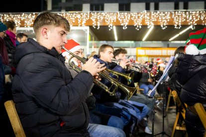 El Conservatorio de Soria ha sido el encargado en ofrecer este acto previo a las fiestas de Navidad.