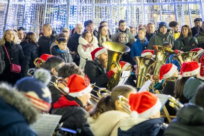 El Conservatorio de Soria ha sido el encargado en ofrecer este acto previo a las fiestas de Navidad.