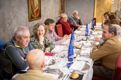 Buen ambiente entre todos los asistentes de la celebración.