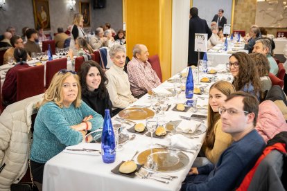 Buen ambiente entre todos los asistentes de la celebración.