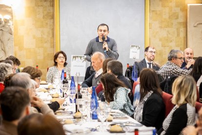 Buen ambiente entre todos los asistentes de la celebración.