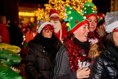 Más de 1.700 participantes han tomado la salida en la Carrera de Navidad.