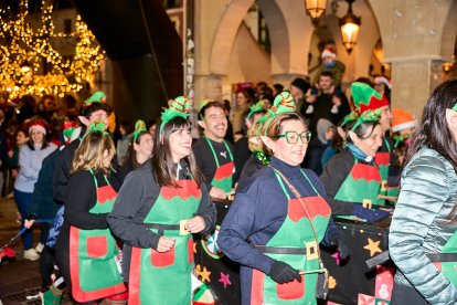 Más de 1.700 participantes han tomado la salida en la Carrera de Navidad.