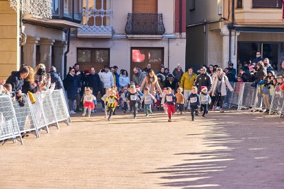 La carrera de Almazán aunó deporte y diversión.