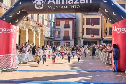La carrera de Almazán aunó deporte y diversión.