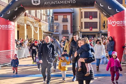 La carrera de Almazán aunó deporte y diversión.