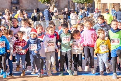 La carrera de Almazán aunó deporte y diversión.