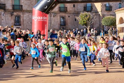 La carrera de Almazán aunó deporte y diversión.