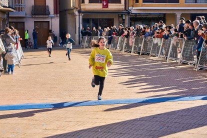 La carrera de Almazán aunó deporte y diversión.