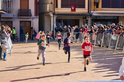 La carrera de Almazán aunó deporte y diversión.