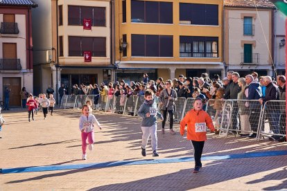 La carrera de Almazán aunó deporte y diversión.