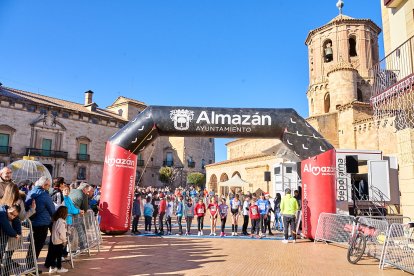 La carrera de Almazán aunó deporte y diversión.