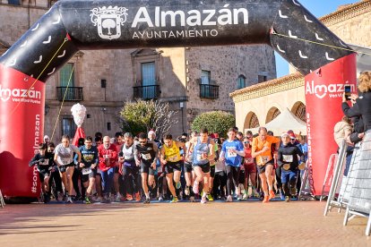 La carrera de Almazán aunó deporte y diversión.