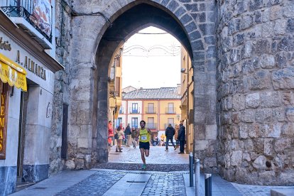 La carrera de Almazán aunó deporte y diversión.