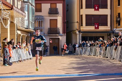 La carrera de Almazán aunó deporte y diversión.