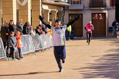 La carrera de Almazán aunó deporte y diversión.
