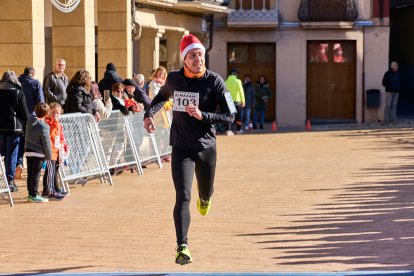 La carrera de Almazán aunó deporte y diversión.