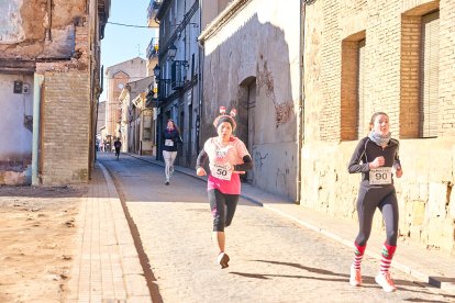 La carrera de Almazán aunó deporte y diversión.