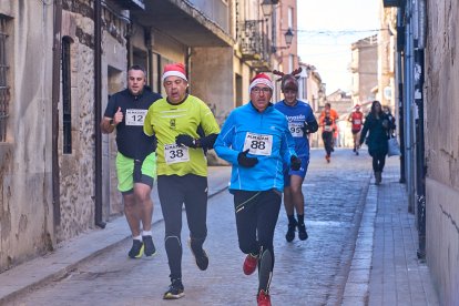 La carrera de Almazán aunó deporte y diversión.