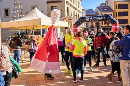La carrera de Almazán aunó deporte y diversión.