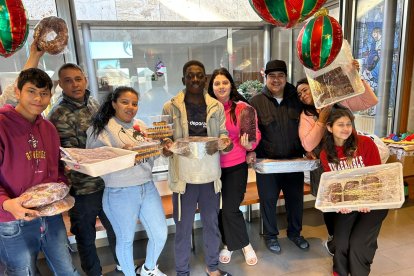 Comida solidaria en La Merced.