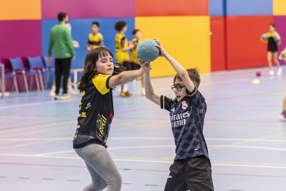 Diversión entre las futuras perlas del balonmano