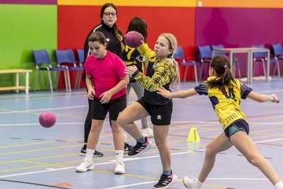 Diversión entre las futuras perlas del balonmano