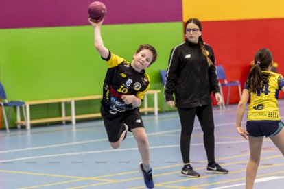 Diversión entre las futuras perlas del balonmano