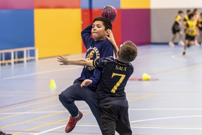 Diversión entre las futuras perlas del balonmano