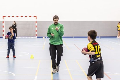 Diversión entre las futuras perlas del balonmano