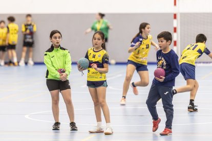 Diversión entre las futuras perlas del balonmano