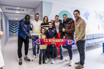 Los jugadores alegraron la mañana a los niños ingresados