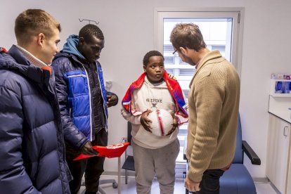 Los jugadores alegraron la mañana a los niños ingresados