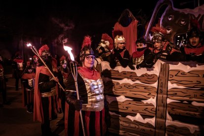 Una preciosa y colorida marcha acompañó a los Reyes Magos