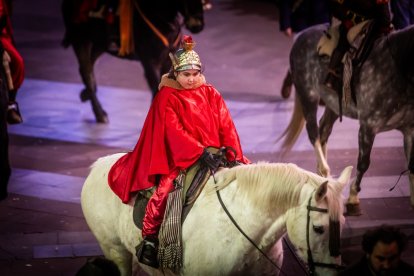 Una preciosa y colorida marcha acompañó a los Reyes Magos