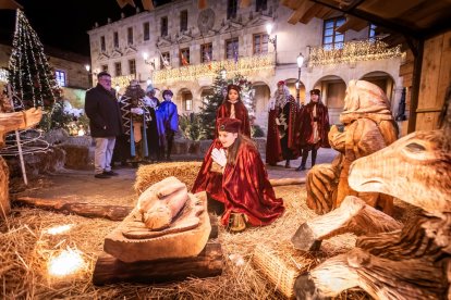Una preciosa y colorida marcha acompañó a los Reyes Magos