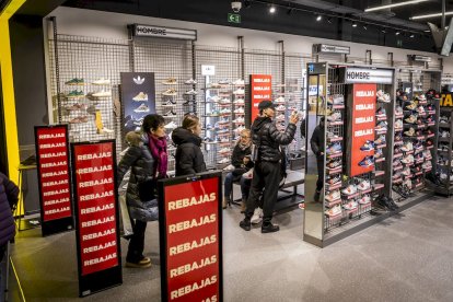 Buenas ofertas en las rebajas de las tiendas de Soria