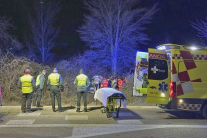 Ambulancia preparada para trasladar a la herida grave.
