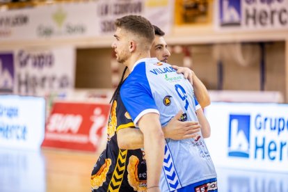 El equipo celeste vencieron en cuatro sets