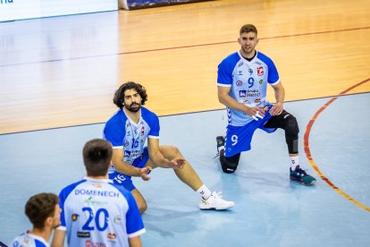 El equipo celeste vencieron en cuatro sets