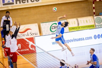 El equipo celeste vencieron en cuatro sets