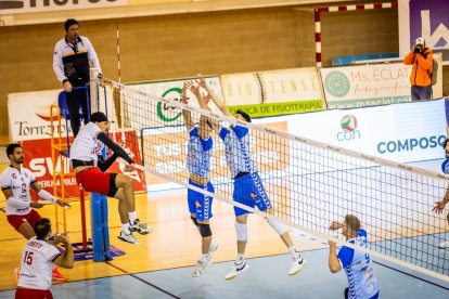 El equipo celeste vencieron en cuatro sets