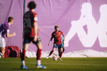 Yelko Pino, un jugador vital para el centro del campo del Pontevedra.